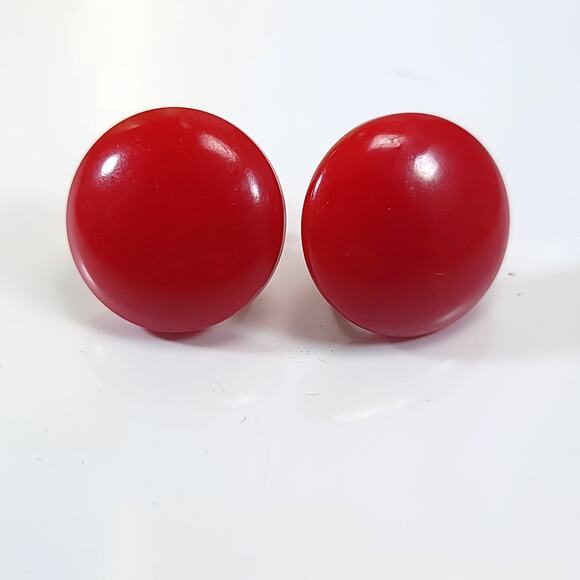 Vintage Bold Red Round Clip-On Earrings, Glossy Resin, Retro Statement Jewelry - Picture 1 of 10